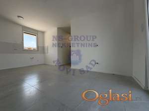 Jednoiposoban - Dvorište 20m2 + parking mesto